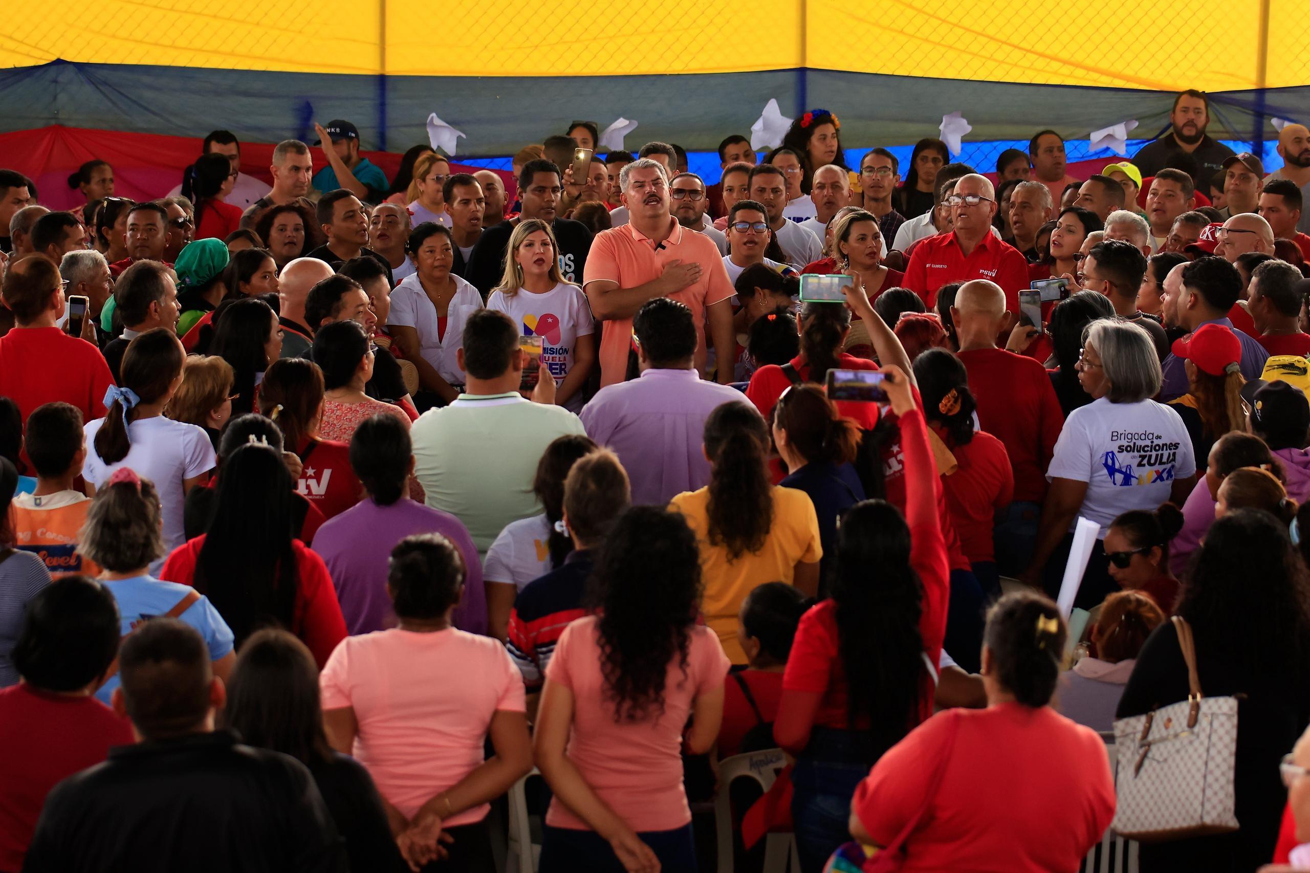 Zulia: Poder popular del municipio Simón Bolívar realizó asamblea con el candidato Luis Caldera
