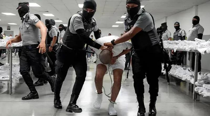 Autoridades de EE.UU. admiten que deportaron migrante a El Salvador por error
