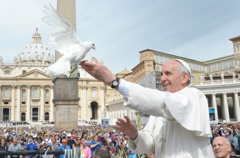 Presidente Nicolás Maduro decreta tres días de duelo por la partida física del Papa Francisco