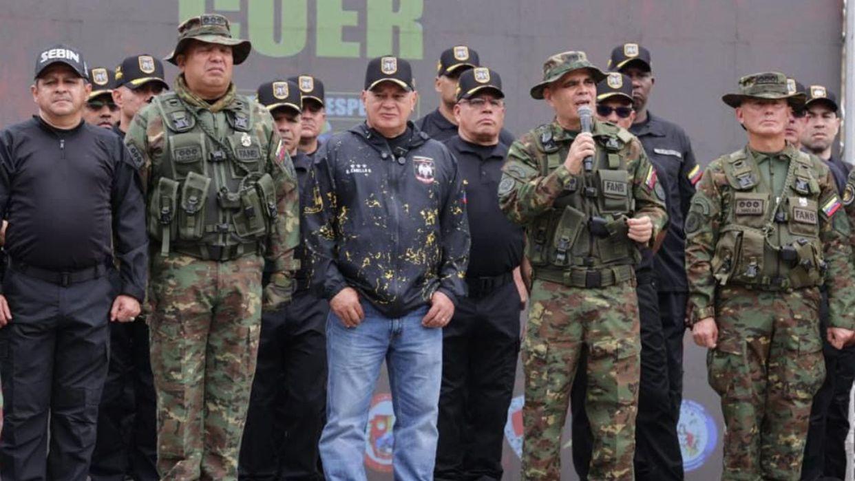 Ministro Padrino López: Venezuela cada día permanece íntegra y levantada