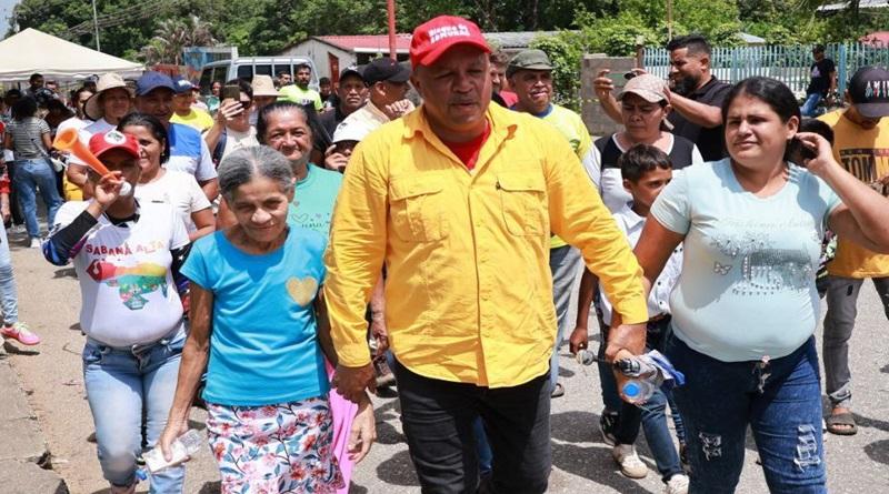Ministro Ángel Prado resalta la masiva participación comunal en jornada electoral
