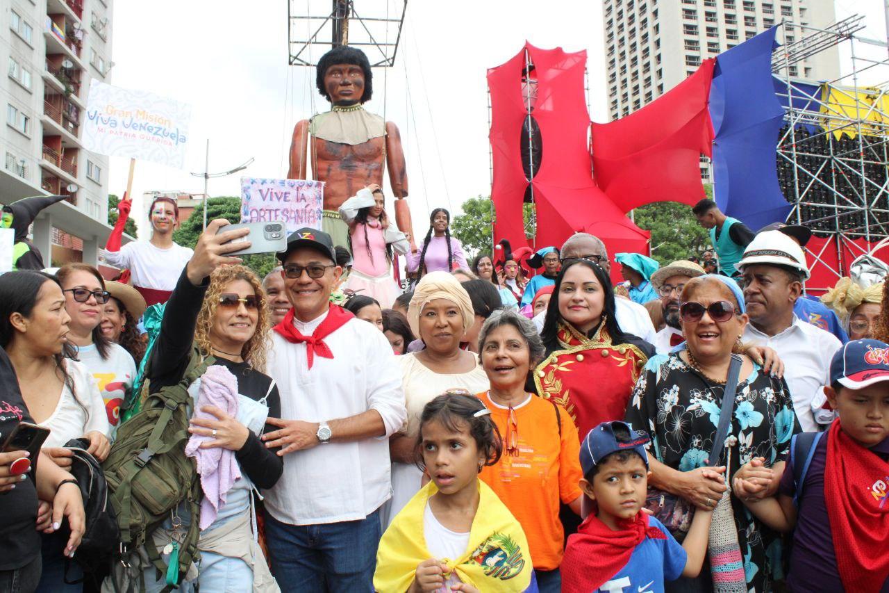 Pueblo cultor de Venezuela celebra victoria en las elecciones regionales y parlamentarias