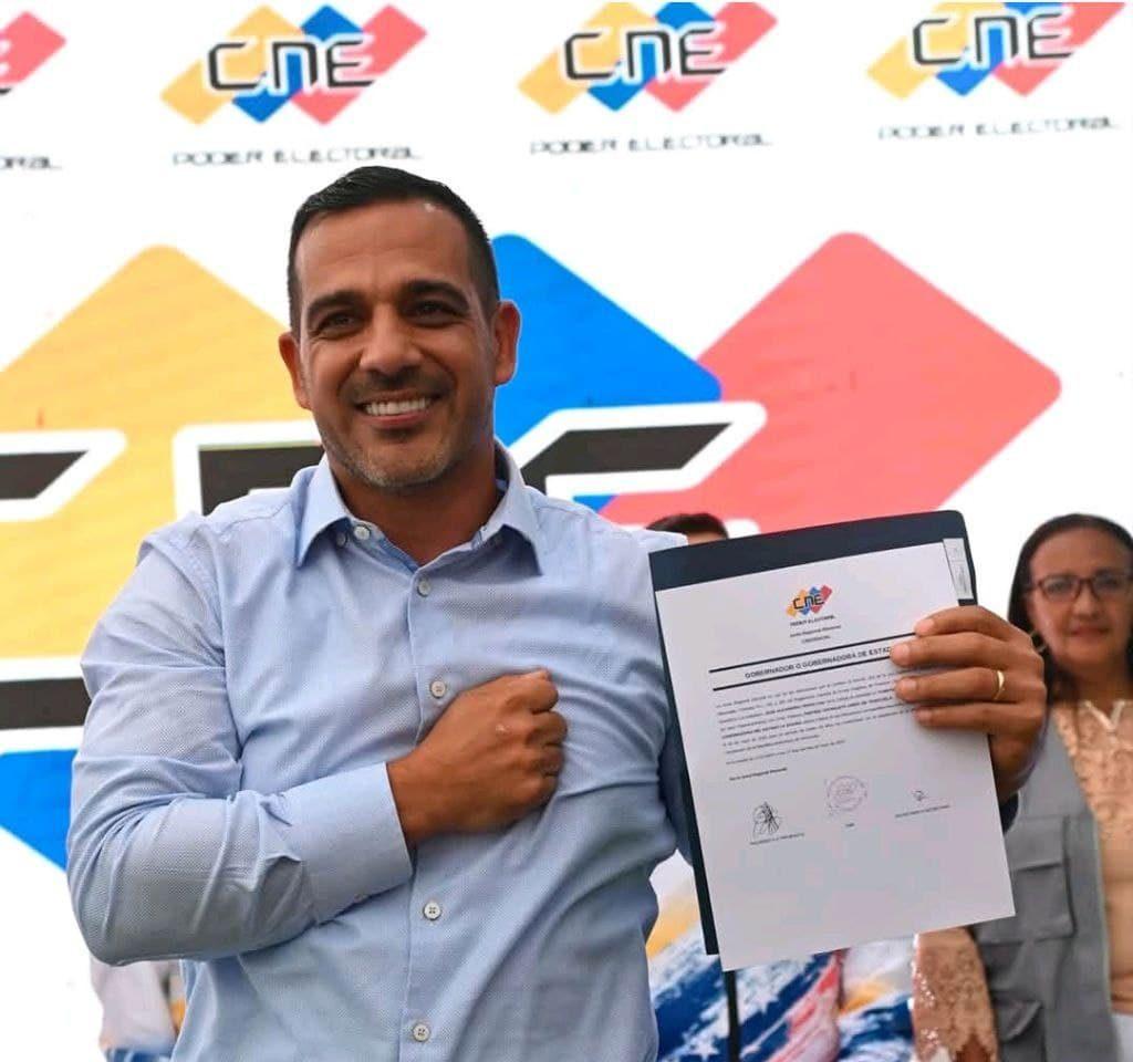 Acreditado Gobernador y Legisladores de La Guaira