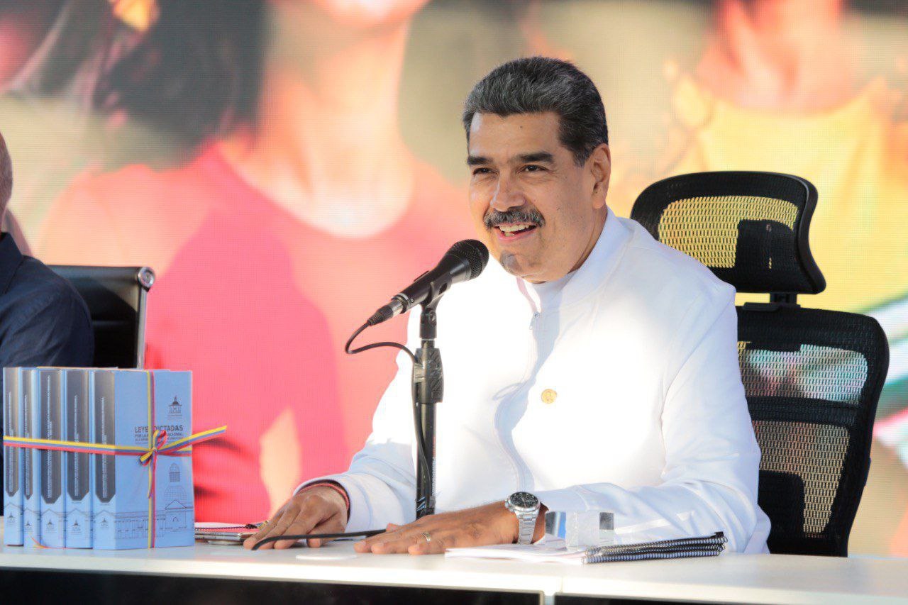 Jefe de Estado encabeza el acto de presentación del Plan Legislativo de los candidatos a diputados de la AN