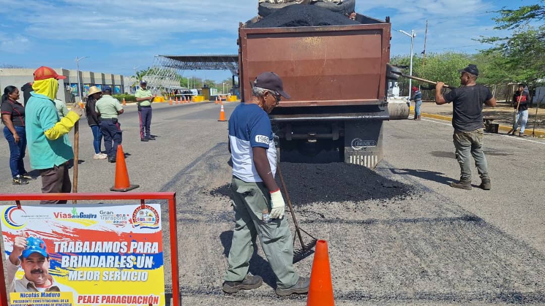 Gobierno Bolivariano activa Plan de Asfaltado en el municipio Guajira