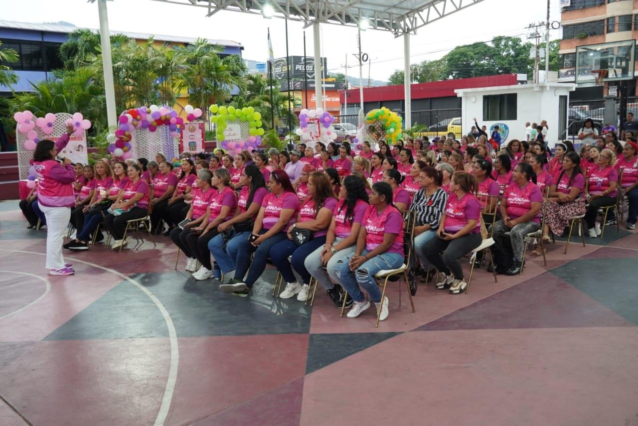 185 carabobeñas culminaron el programa municipal Naguanagua es Mujer, Revoluciona y Lidera