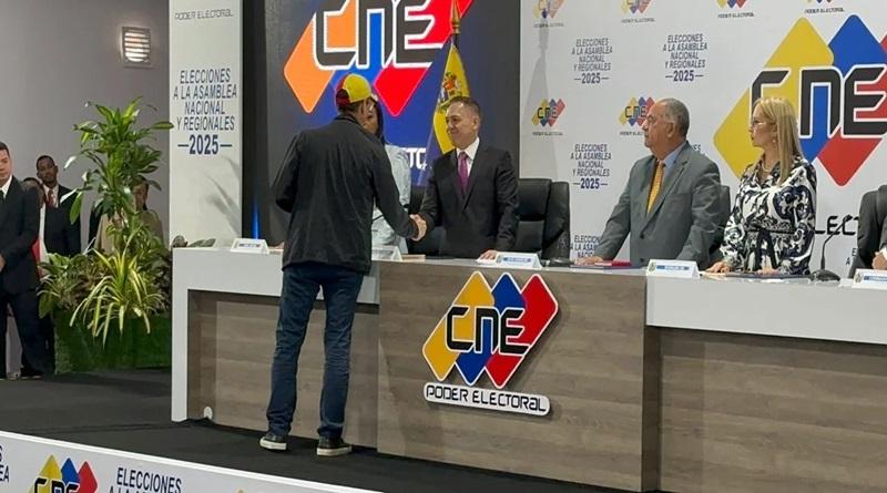 Opositores electos legítimamente el 25-May reciben adjudicación de sus cargos en el CNE