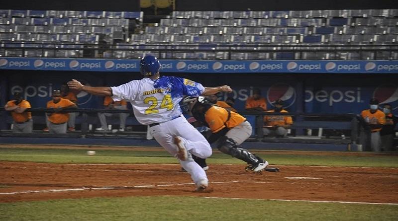Navegantes del Magallanes y Águilas del Zulia acuerdan cambio múltiple de jugadores