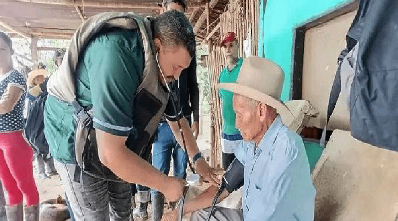 Despliegan atención integral a familias afectadas por lluvias en Apure