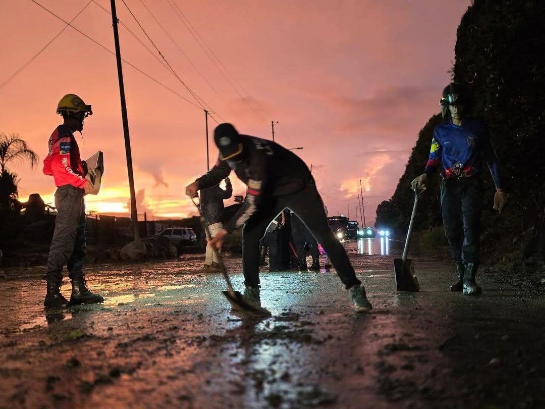 Gobernador Terán: Cuerpos de seguridad permanecen desplegados por las lluvias en La Guaira