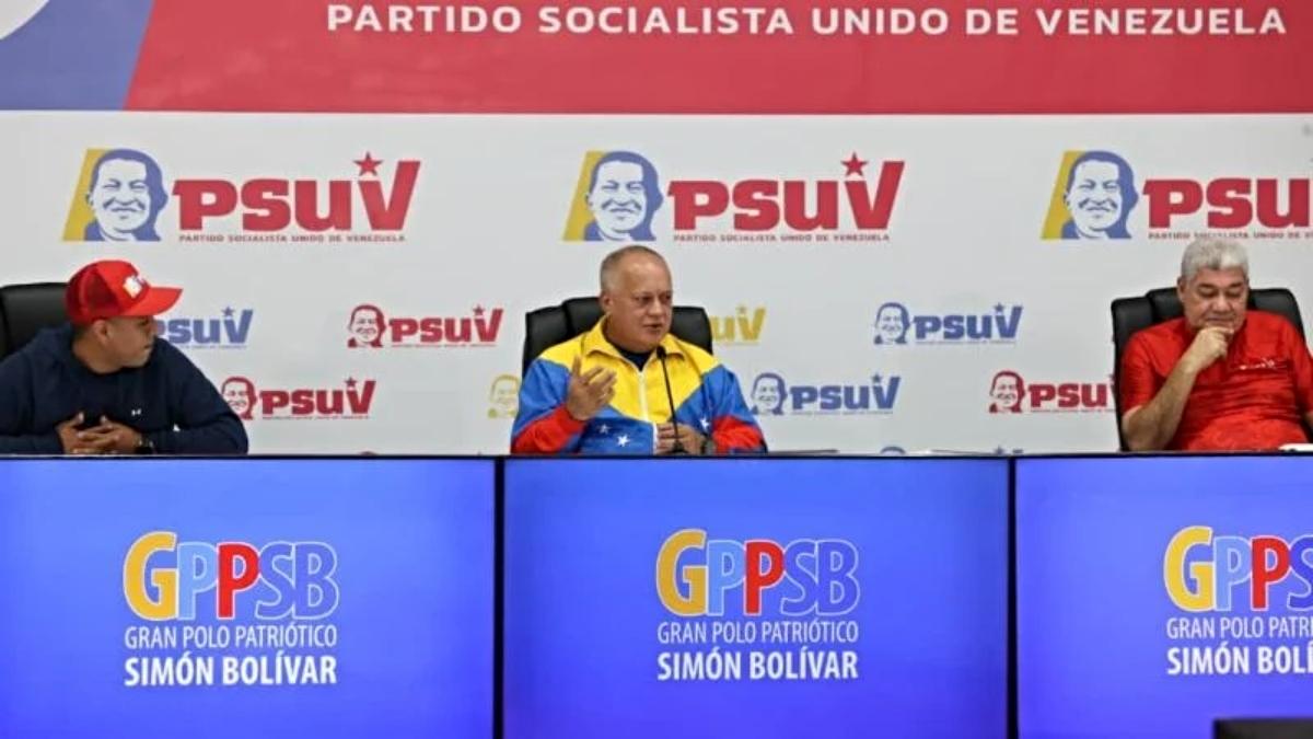 Cabello: Alcaldes deben estar prestos para el poder popular