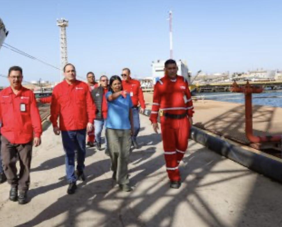 Vicepresidenta inspeccionó Centro de Refinación Paraguaná