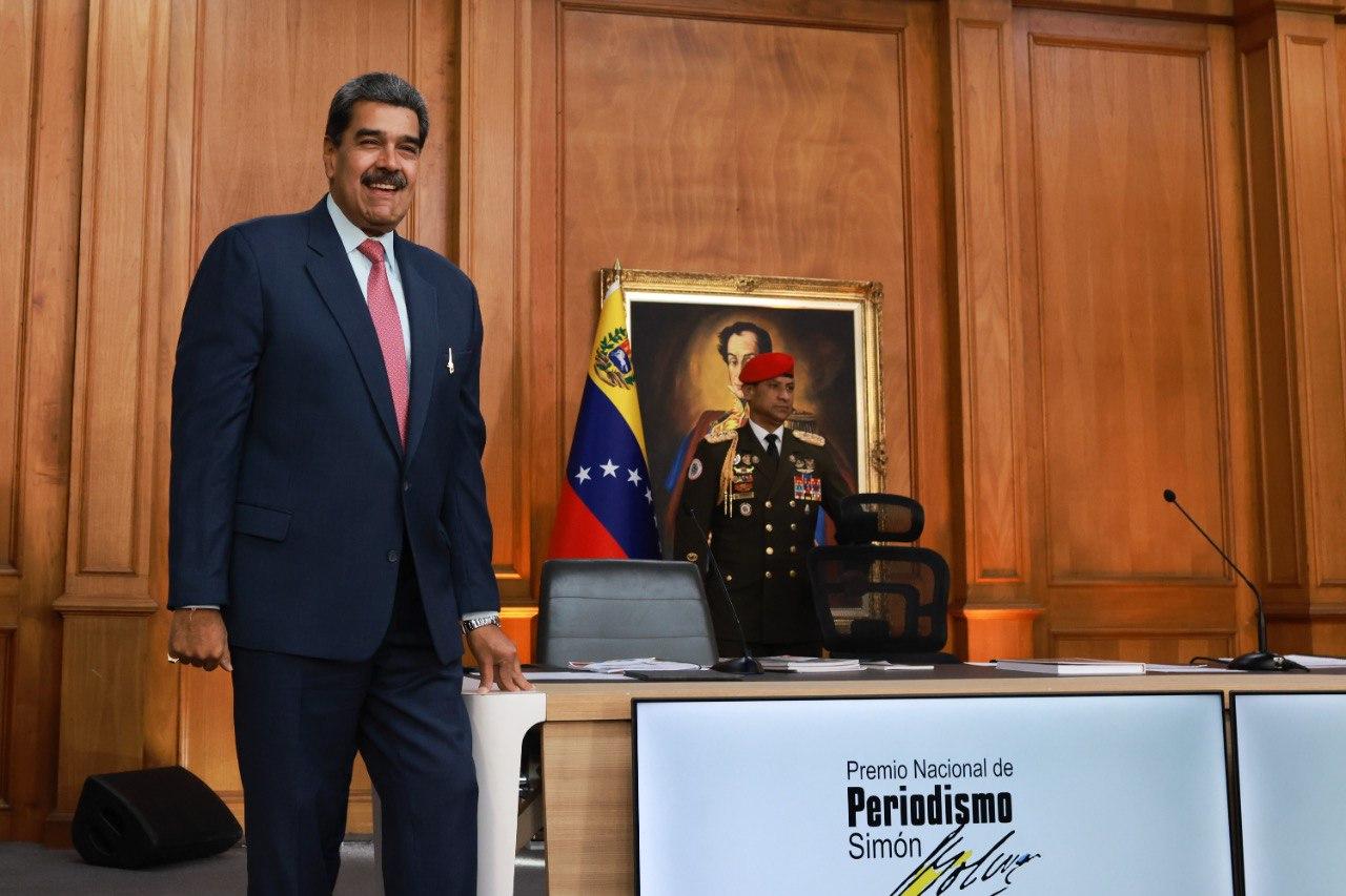 Jefe de Estado lidera entrega del Premio Nacional de Periodismo Simón Bolívar 2025