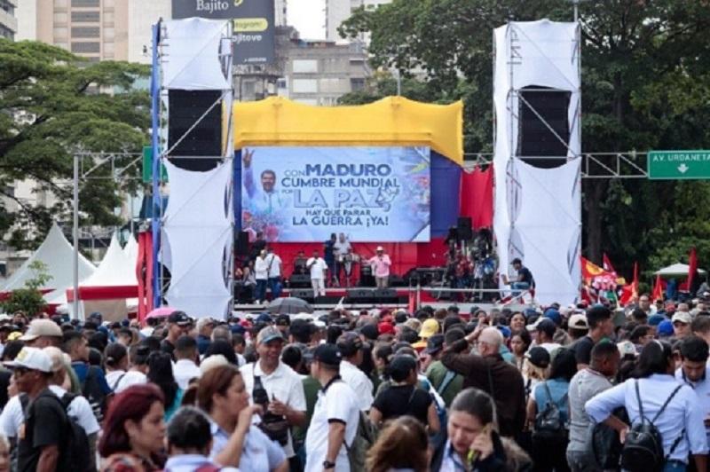 Bajo el grito “que viva la paz en el mundo” se realizó masiva movilización en Caracas