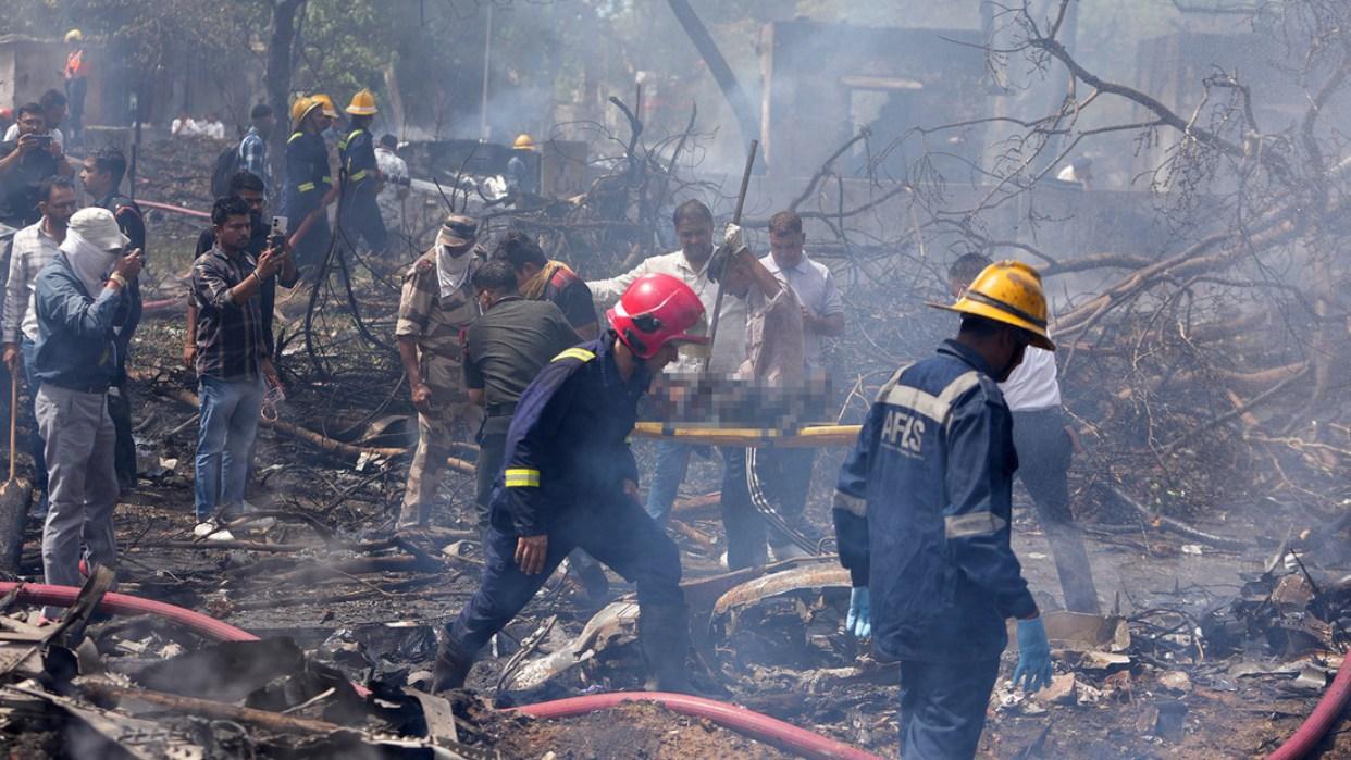 Aumentó a 310 el número de víctimas mortales tras grave accidente aéreo en la India
