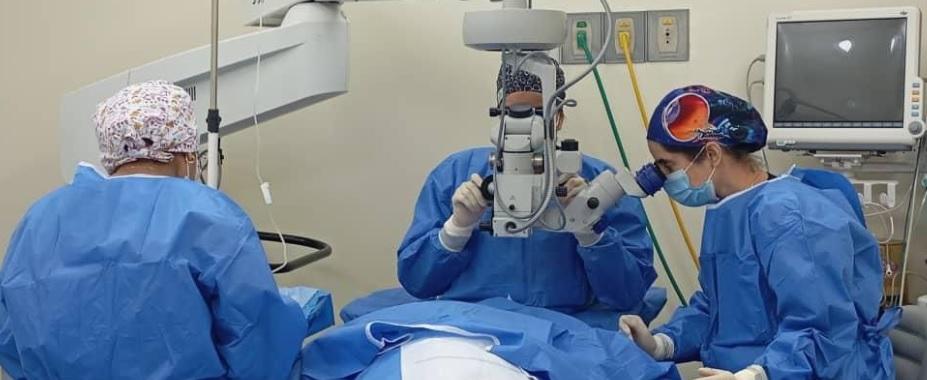 Jornada quirúrgica para pacientes con cataratas en Hospital de Lídice