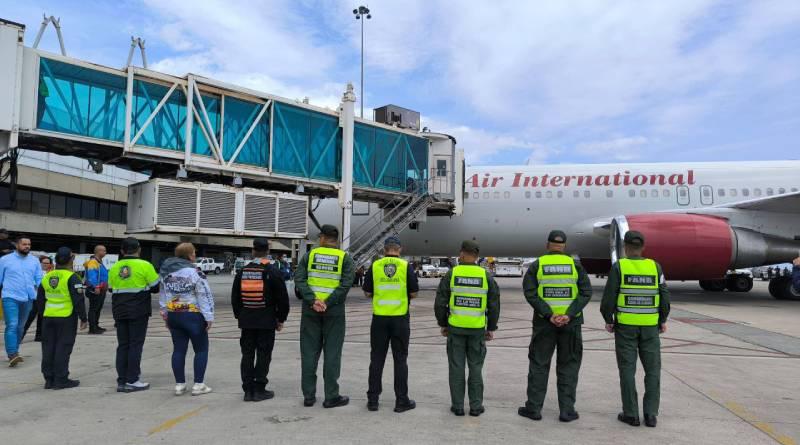 Arriban al país 141 migrantes provenientes de Estados Unidos