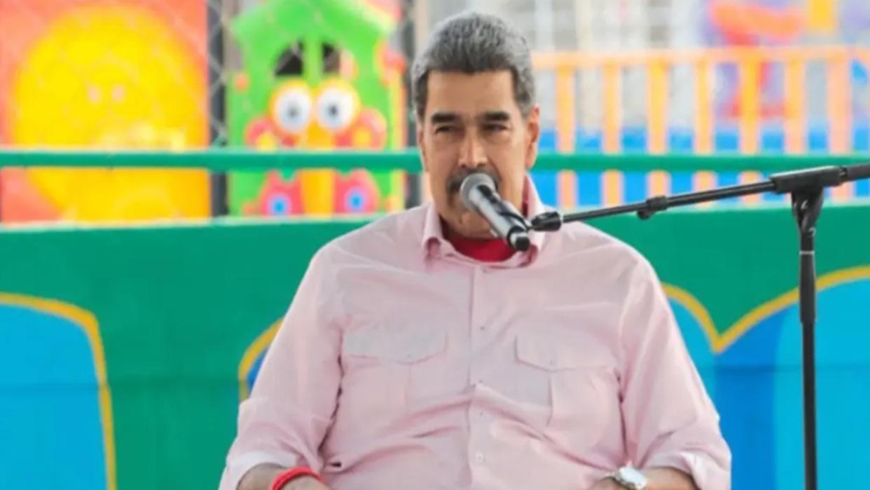 Maduro estima que el referéndum constitucional pudiera ser en 2026