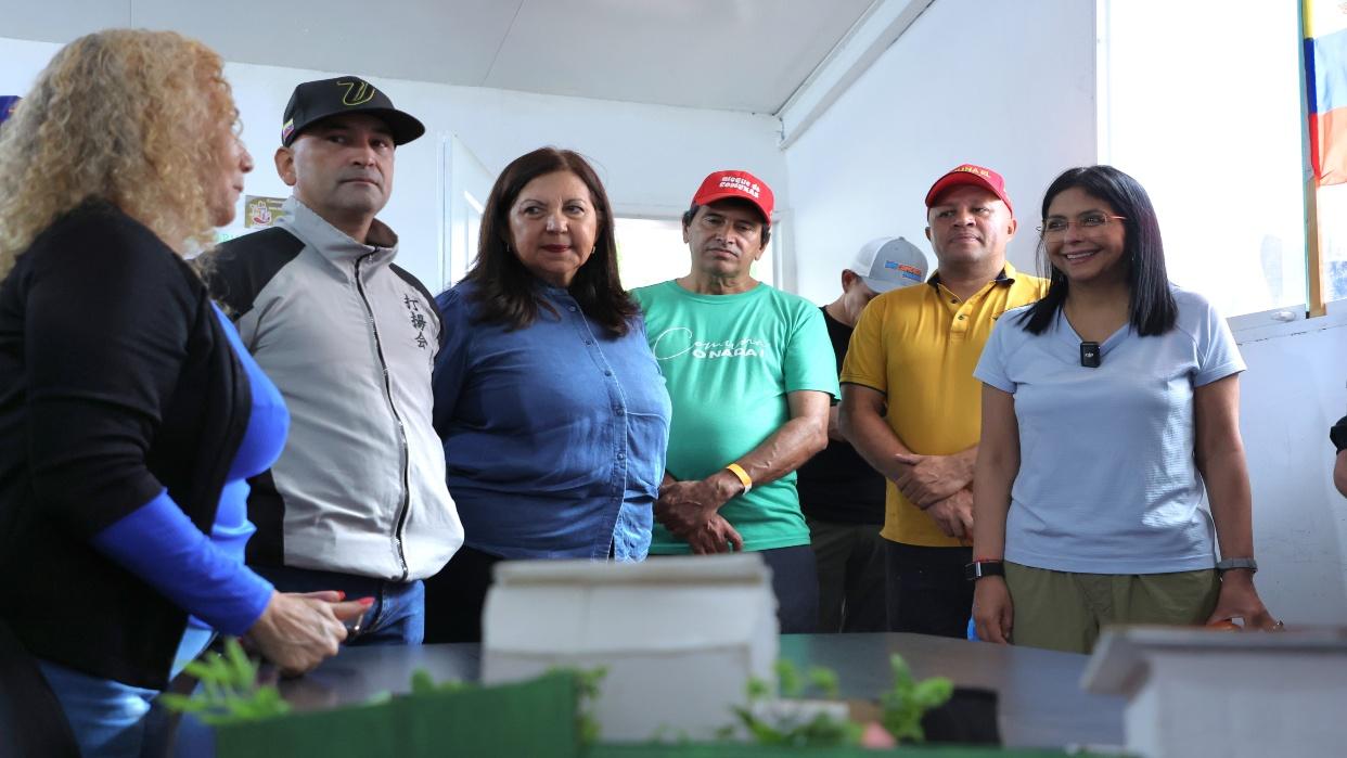 Delcy Rodríguez constató experiencias de producción agrourbana en Caracas