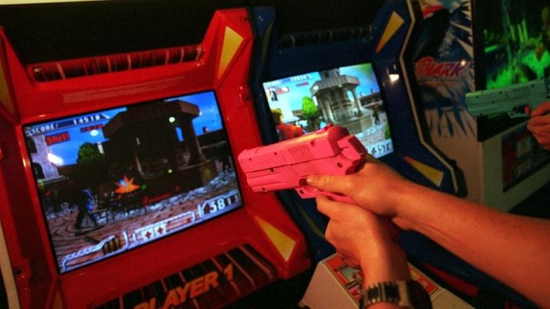 Senades prevé a jóvenes caraqueños sobre riesgo de usar juegos bélicos