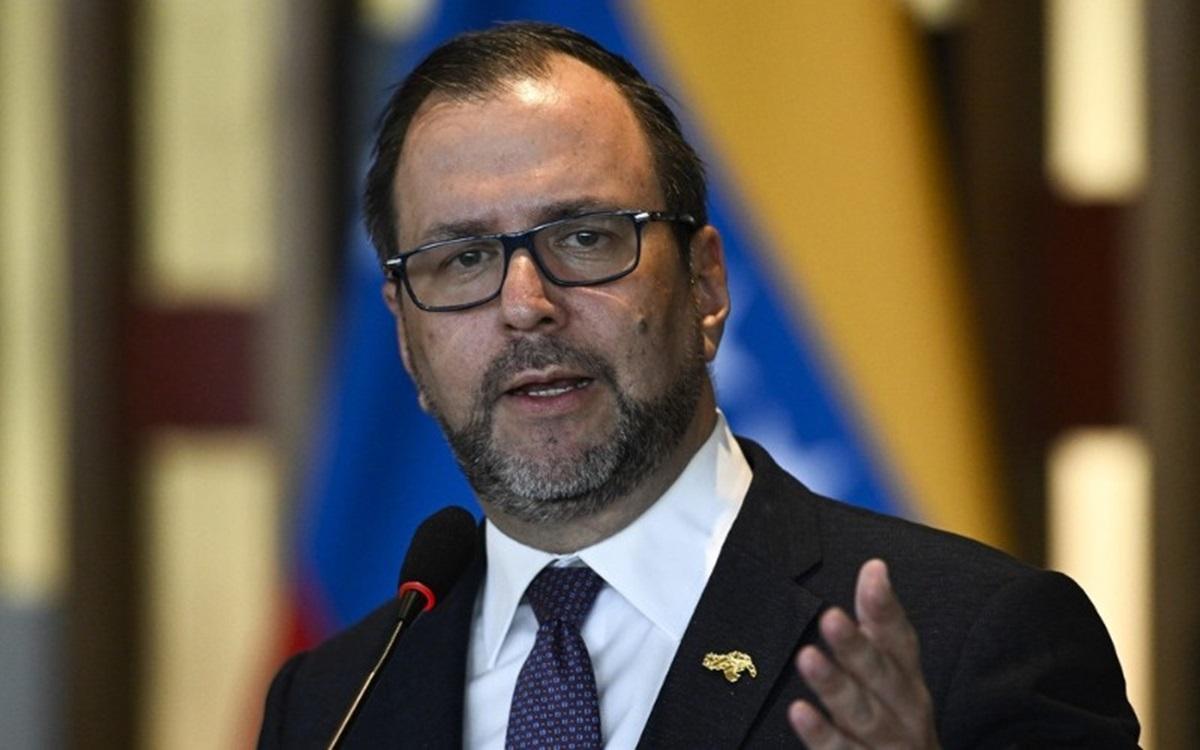 Canciller Gil rechaza estigmatización de venezolanos en Chile
