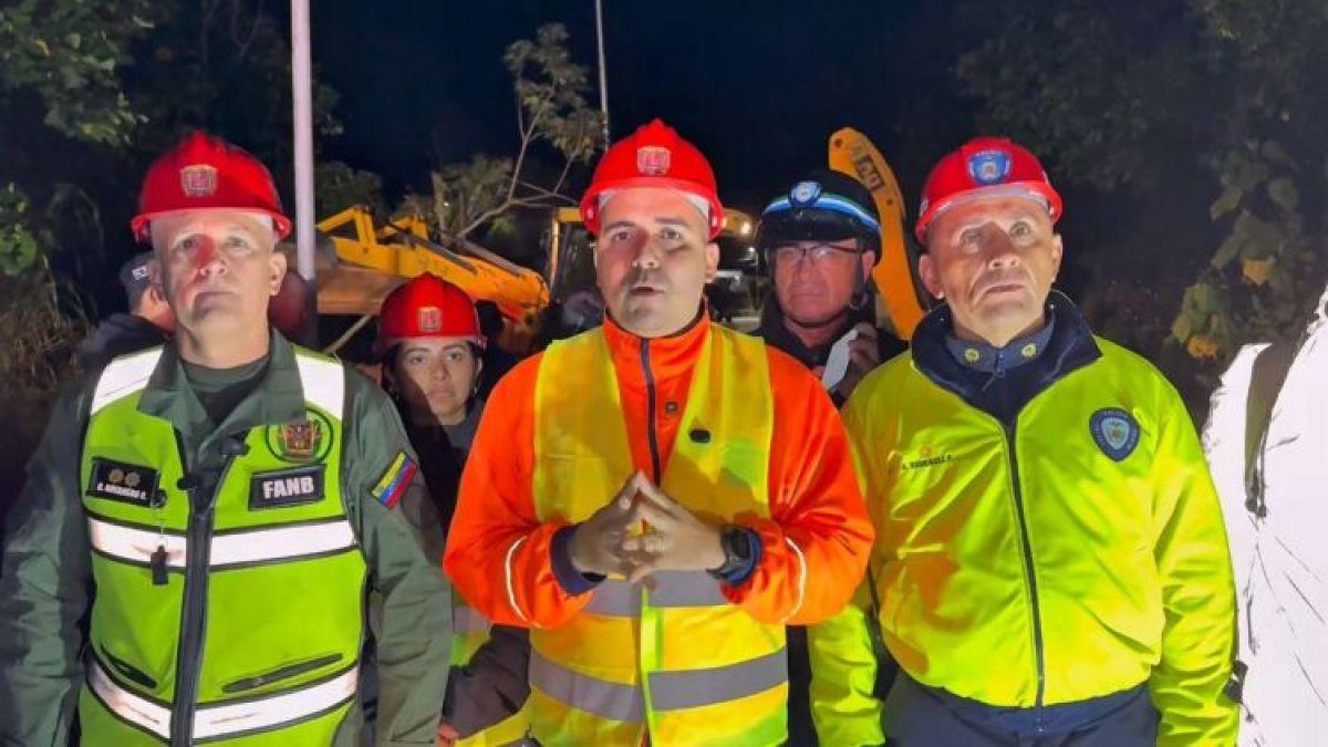 Gobernador anuncia restablecimiento total del acceso vehicular a Mérida