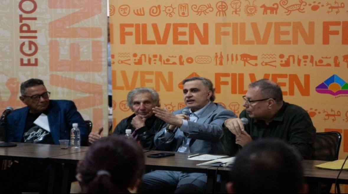 Tarek William Saab conmemora 45 años de creación literaria en marco de la Filven 2025