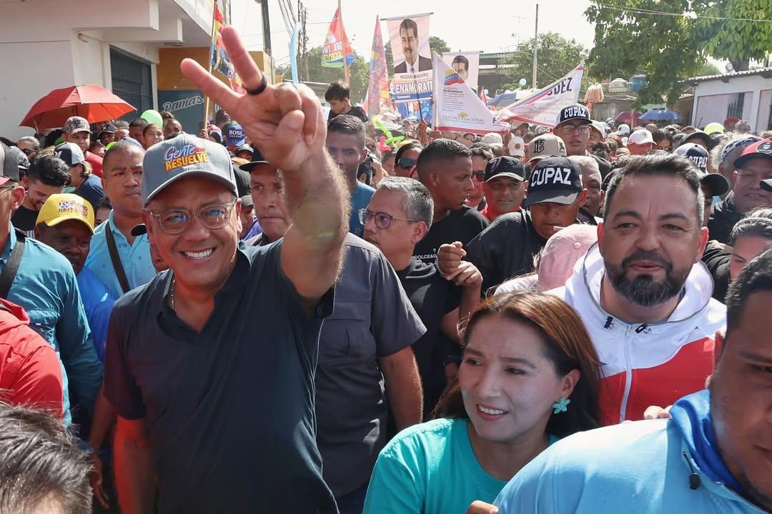 Jorge Rodríguez llama a candidatos a mantener contacto directo con las comunidades
