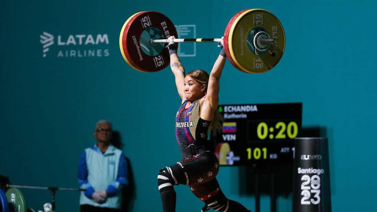Venezolana Katherine Echandia brilla con Oro y Plata en Panamericano de Pesas 2025