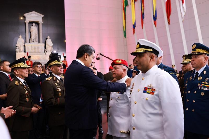 Presidente Maduro encabeza ascensos militares en reconocimiento a los protectores de la Patria