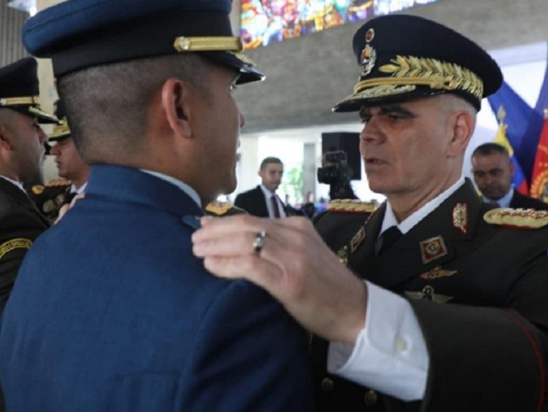 Ministro Padrino López otorga premio al mérito a más de 14 mil oficiales