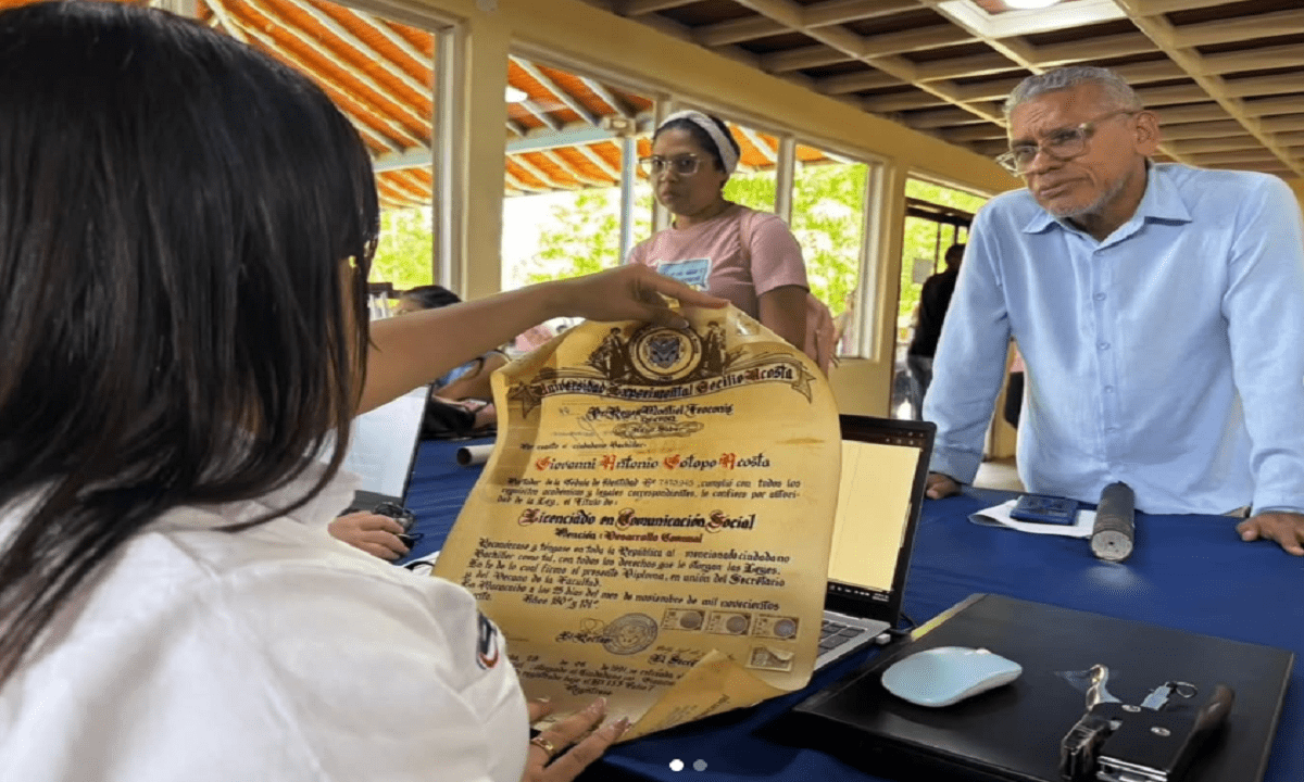 Desplegarán jornada de legalización de documentos académicos en La Guaira