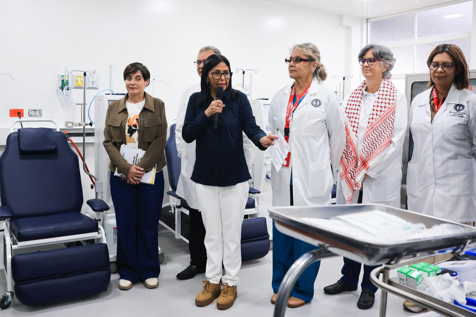 Presidenta Encargada Delcy Rodríguez activa moderno Servicio de Nefrología en el Hospital Universitario de Caracas