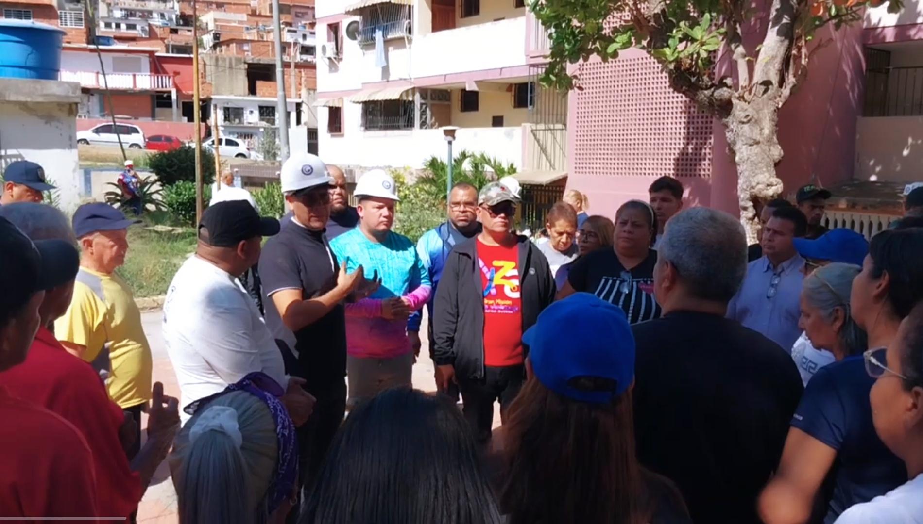 Despliegan atención en el barrio La Soublette tras bombardeo de EE. UU. en La Guaira