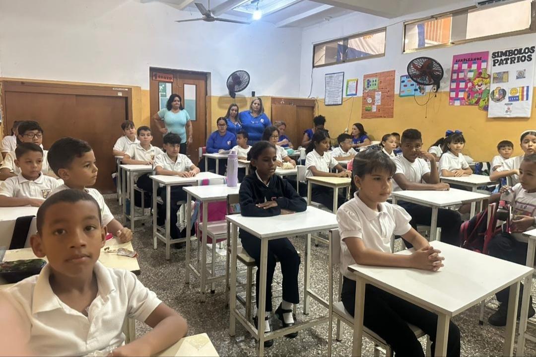 Estudiantes de La Guaira retornan a las aulas para el segundo momento pedagógico
