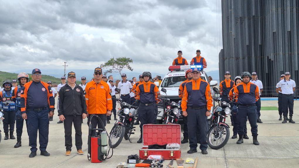 Entregan equipos para fortalecer organismos de seguridad de Lara, Zulia y Falcón
