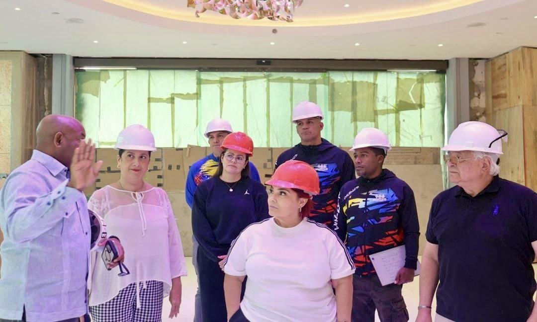 Ministra Gómez supervisa obras del Hotel Londres para impulso del turismo en Caracas