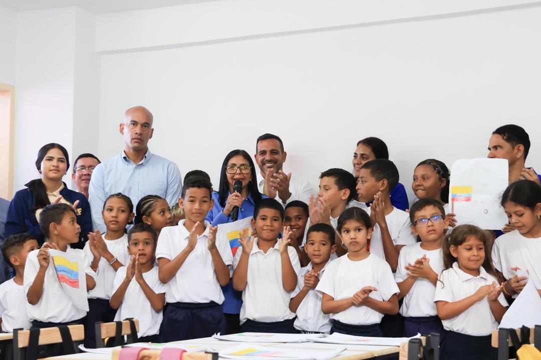 Presidenta (E) Delcy Rodríguez: Más de 6 millones de niños y niñas retornaron a las aulas de clase