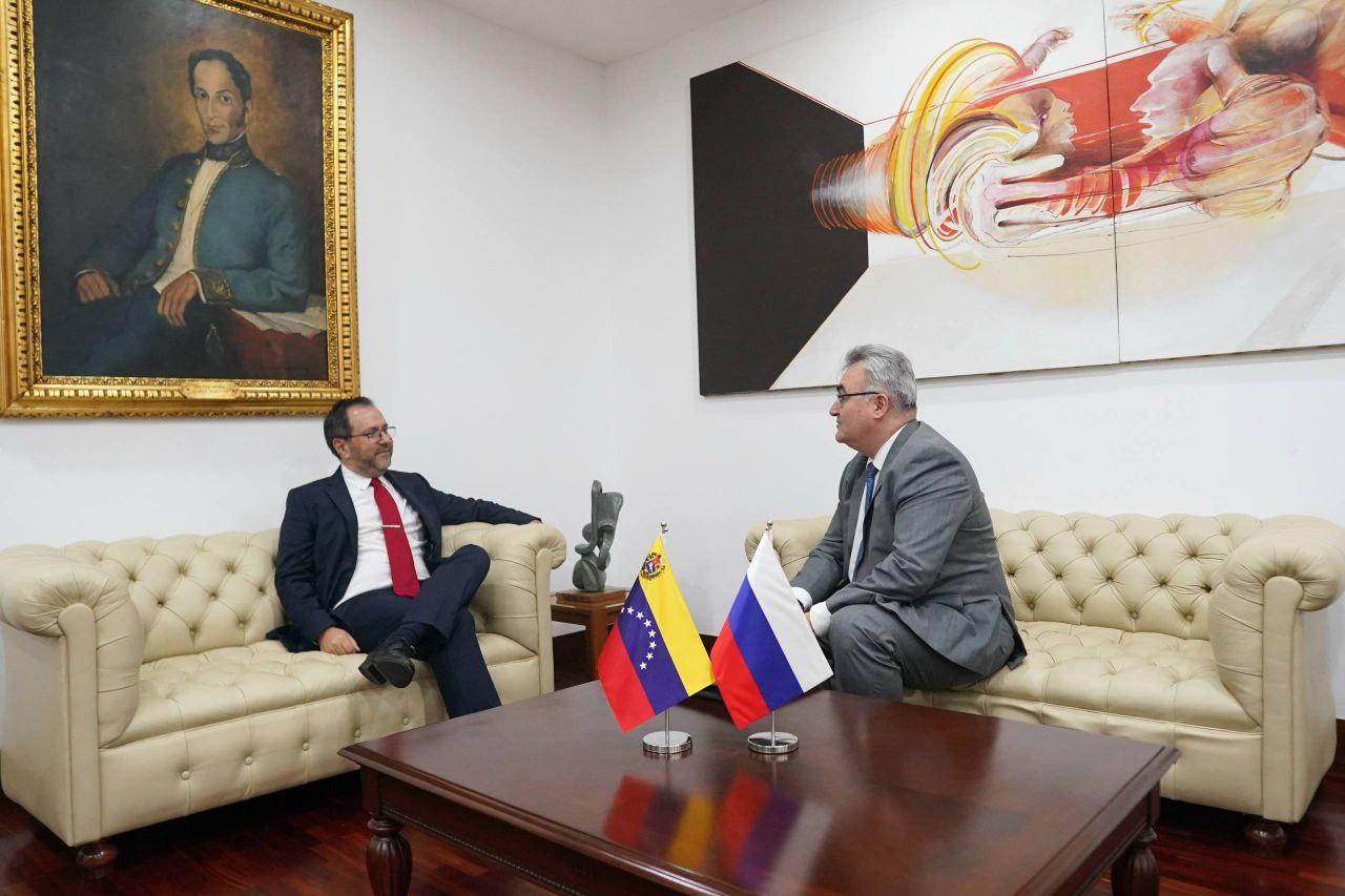 Venezuela y Rusia estrechan alianza estratégica frente agresión imperial