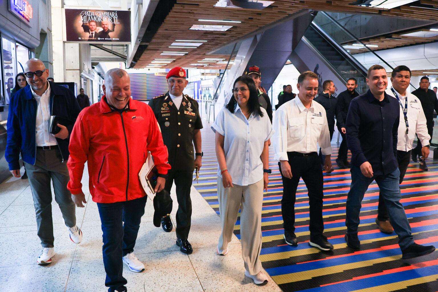 Presidenta Encargada inspecciona instalaciones del Aeropuerto Internacional «Simón Bolívar» de Maiquetía