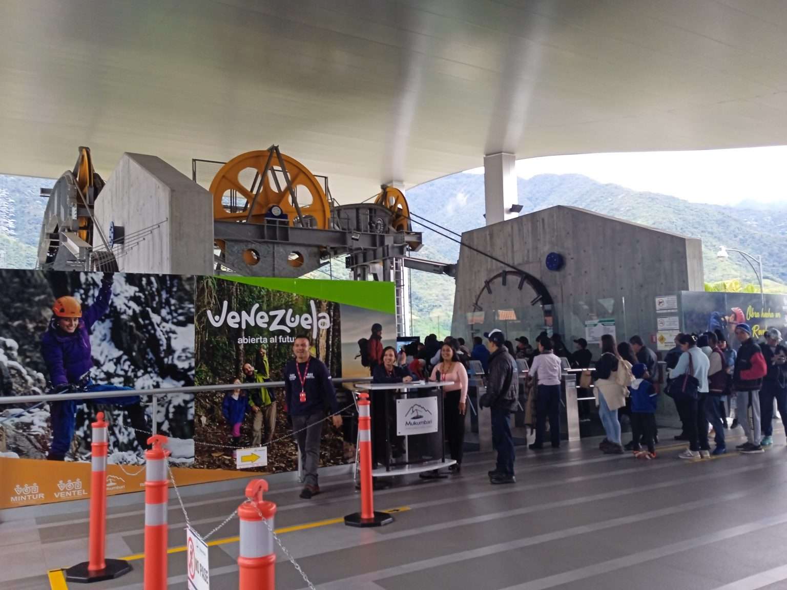 Mérida se prepara : Teleférico Mukumbarí reabre sus puertas