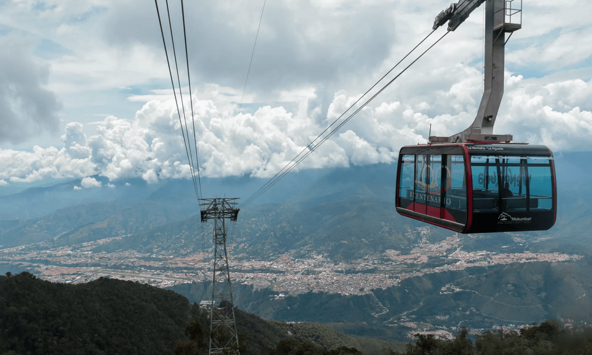 Autoridades supervisan modernización en tramos superiores del Teleférico de Mérida
