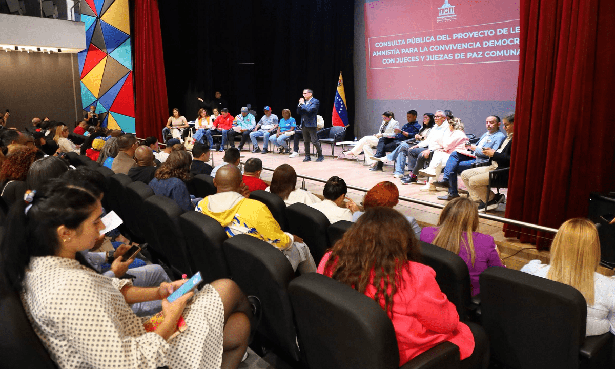 Avanza Consulta Pública de la Ley de Amnistía con participación de Jueces de Paz Comunal