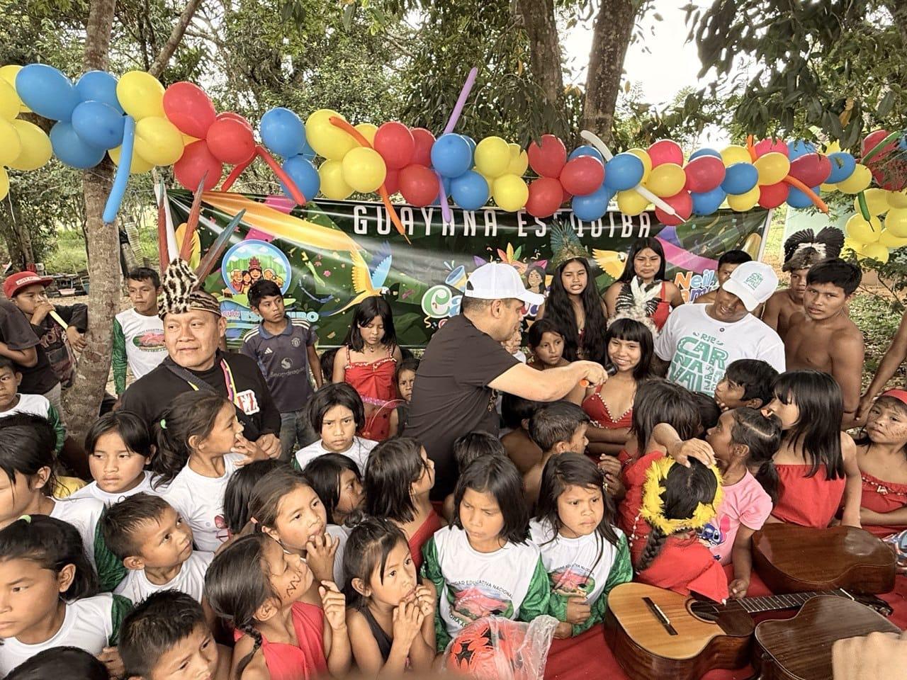 Niños de Santa Cruz de Mapaurí celebran por primera vez Carnaval en Guayana Esequiba