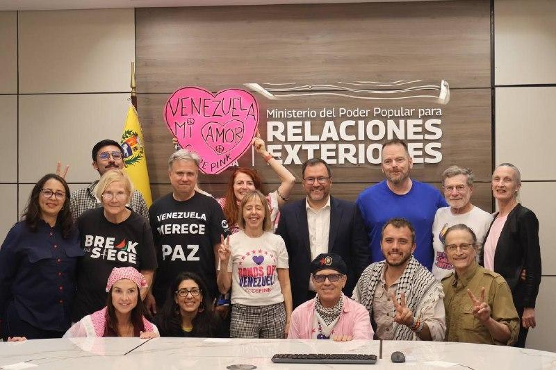 El Gobierno Bolivariano da la bienvenida a la delegación de CODEPINK