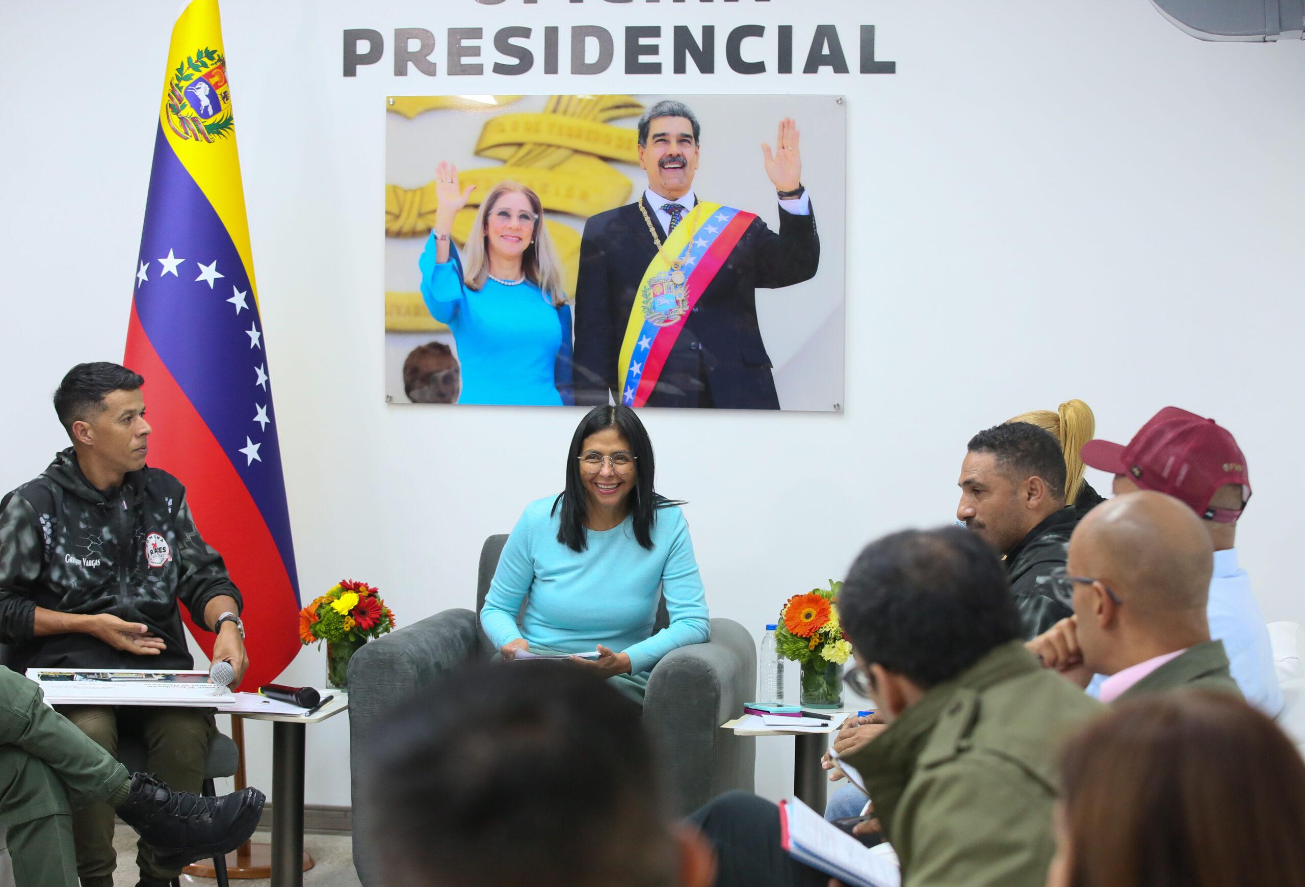 Designan al ministro Juan Ramírez como padrino de las Comunas urbanas y del campo