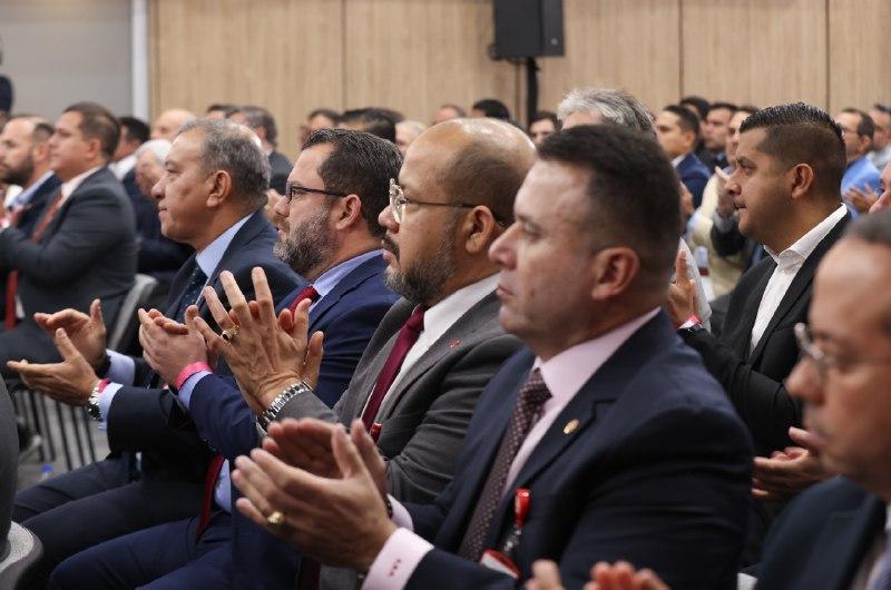 Ejecutivo Nacional exhorta a empresarios a defender la industria de hidrocarburos