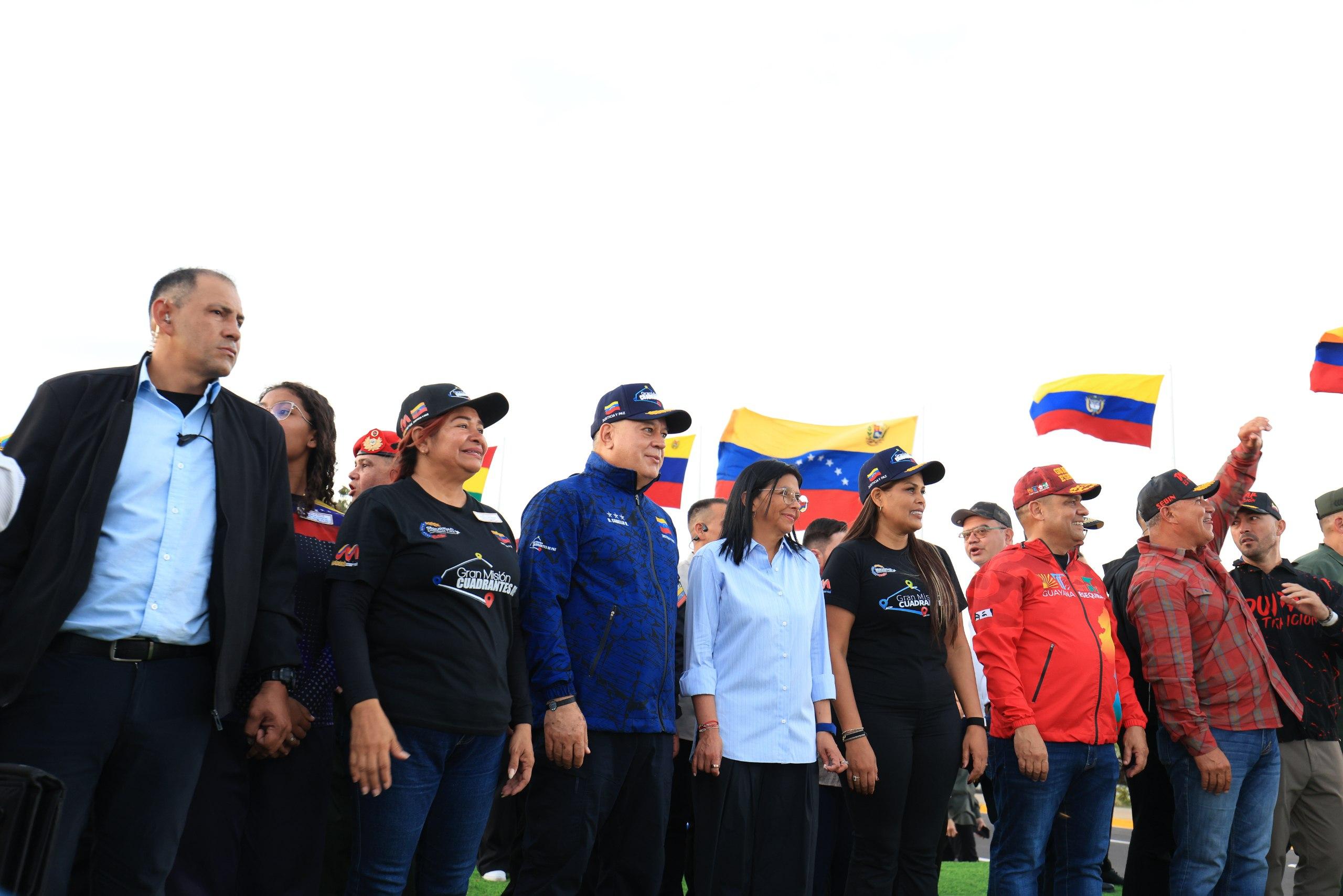 Masiva dotación de patrullas y motos refuerza los Circuitos Comunales en Bolívar y el Esequibo