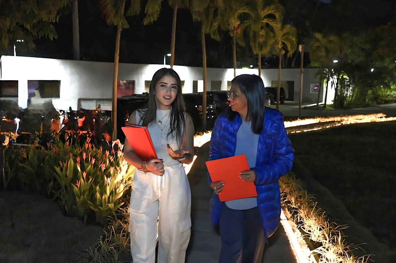 Presidenta encargada valoró con la ministra Cabello el desarrollo del sector turismo para la economía