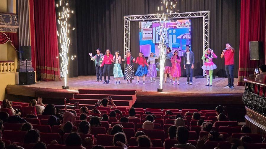Más de 350 estudiantes participaron en el inicio del programa “La Escuela Va al Teatro” en Valencia